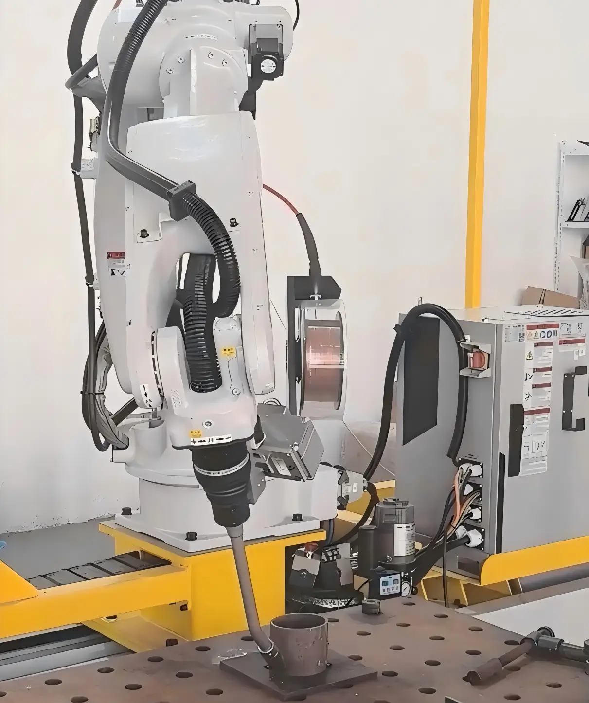 Automatic Multi-Workpiece Welding Robot with 3D Vision Reverse Modeling